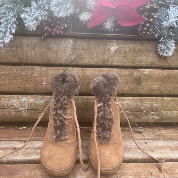 Michael Kors suede leather tan ankle boots with faux fur lining - Picture 8 of 10